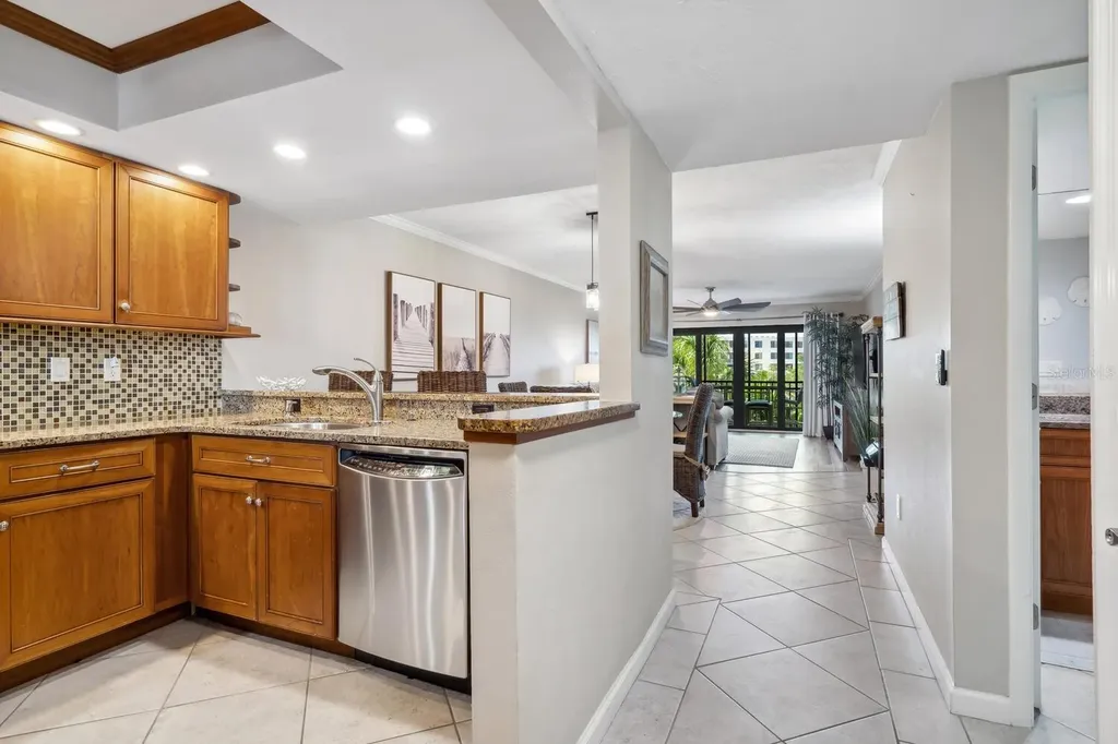 6236 Midnight Pass Road Sarasota FL 34242
