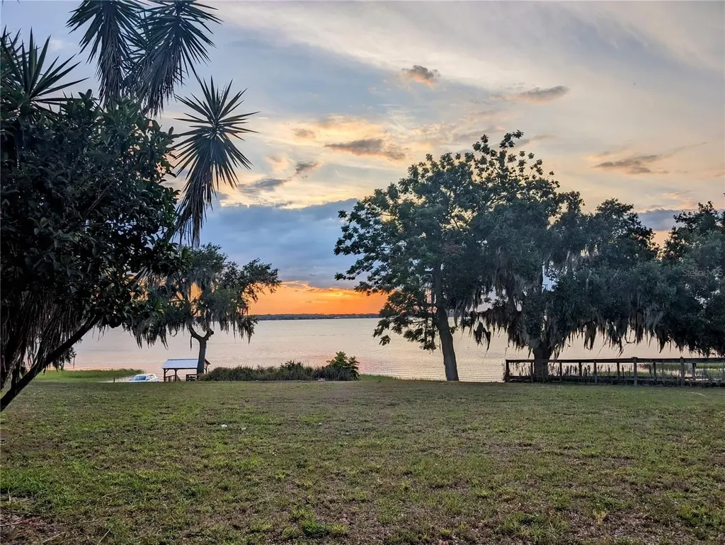424 Fir Avenue Frostproof FL 33843