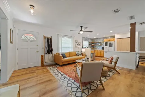 4855 Tellson Place Orlando FL 32812