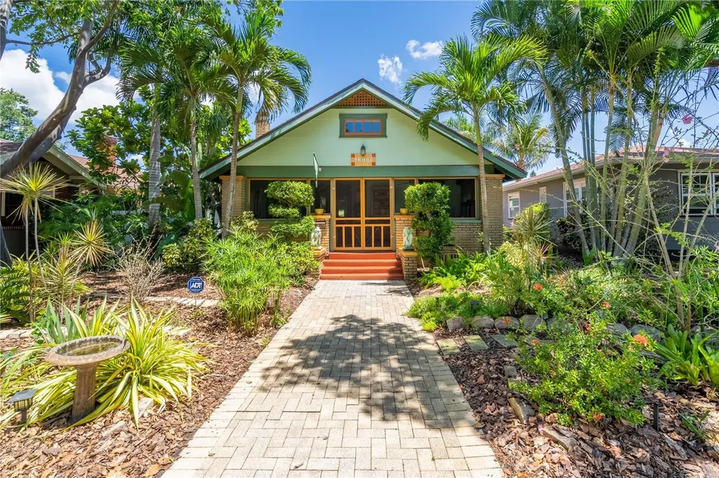 2837 7th Avenue N St Petersburg FL 33713