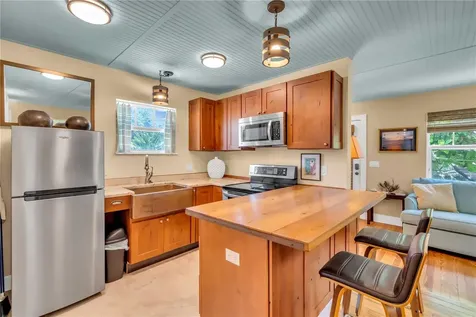 2837 7th Avenue N St Petersburg FL 33713