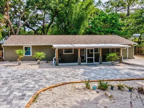 6351 59th Avenue N St Petersburg FL 33709