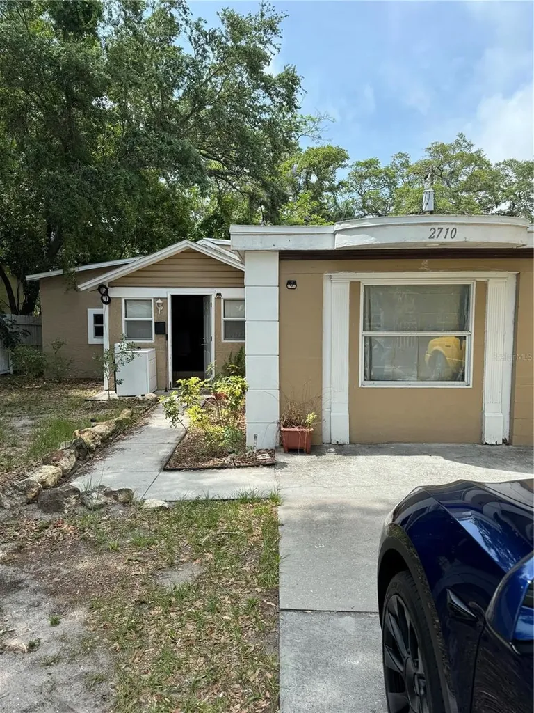 2710 22nd Avenue S St Petersburg FL 33712