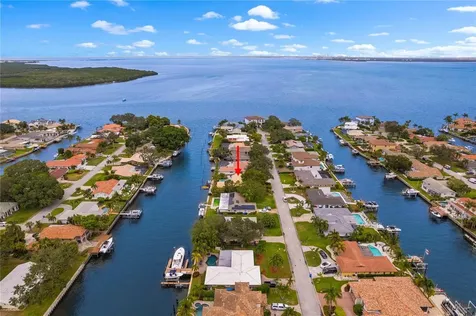 2051 Illinois Avenue NE St Petersburg FL 33703