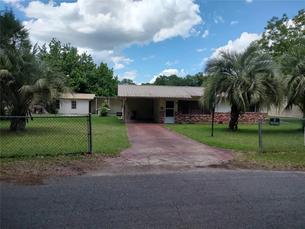 13057 SE 122nd Place Ocklawaha FL 32179