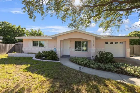 8598 Forsyth Drive Seminole FL 33772