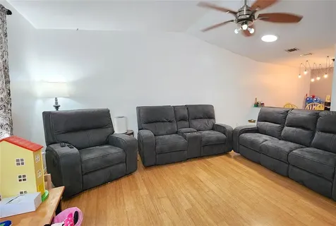 4661 79th Way N St Petersburg FL 33709