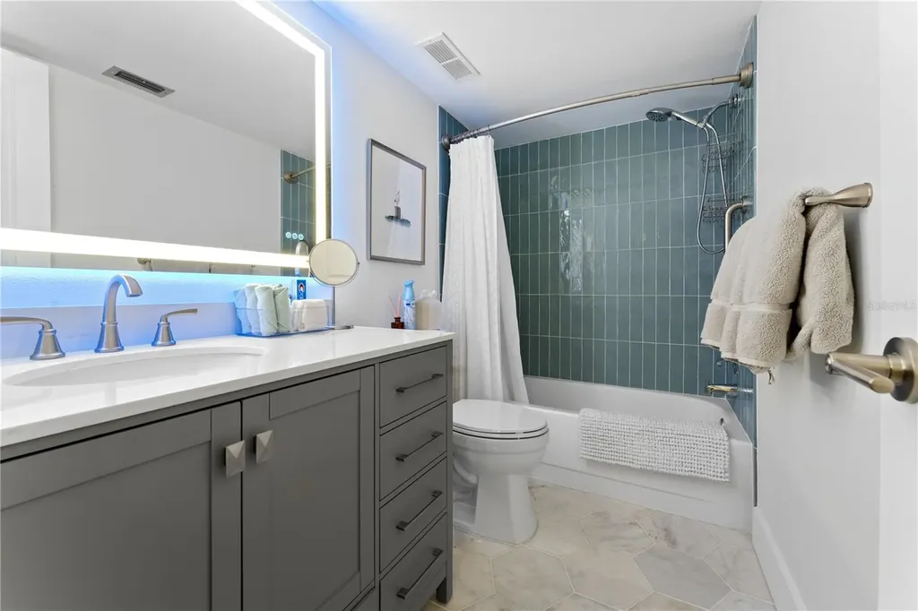 6287 Bahia Del Mar Circle St Petersburg FL 33715