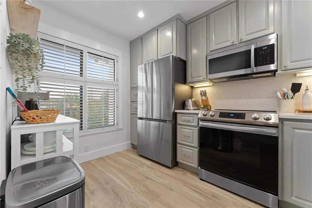 6287 Bahia Del Mar Circle St Petersburg FL 33715