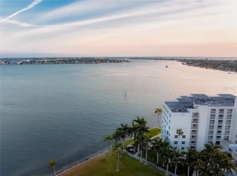 6287 Bahia Del Mar Circle St Petersburg FL 33715
