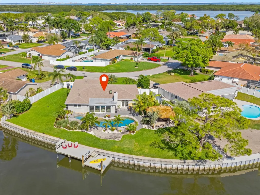 2008 Tanglewood Way NE St Petersburg FL 33702