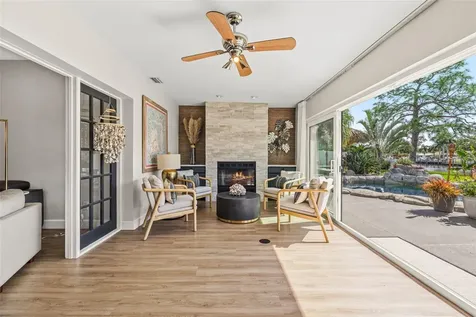 2008 Tanglewood Way NE St Petersburg FL 33702