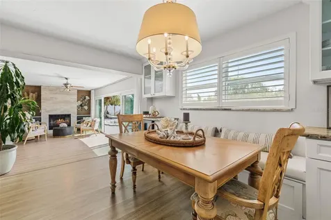 2008 Tanglewood Way NE St Petersburg FL 33702