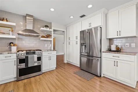2008 Tanglewood Way NE St Petersburg FL 33702