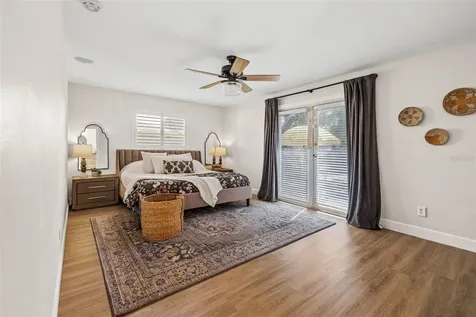 2008 Tanglewood Way NE St Petersburg FL 33702