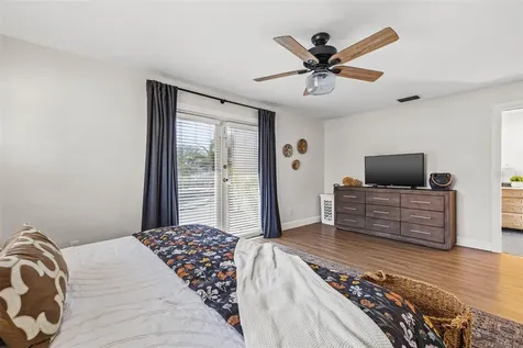 2008 Tanglewood Way NE St Petersburg FL 33702
