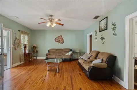 2207 Avenue F NW Winter Haven FL 33880