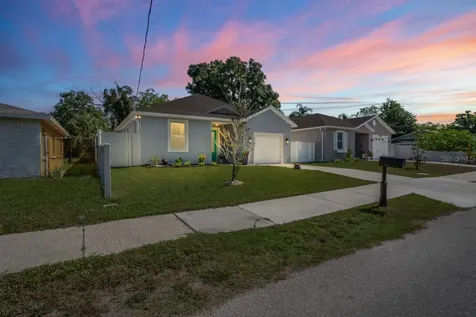 2700 E North Bay Street Tampa FL 33610