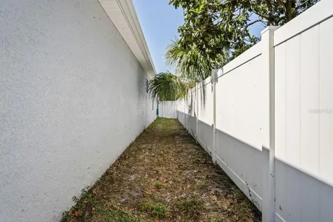2700 E North Bay Street Tampa FL 33610