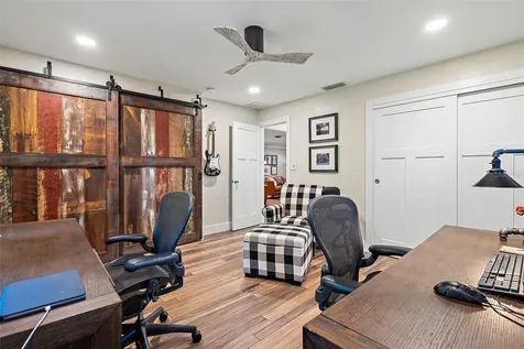 6468 27th Avenue N St Petersburg FL 33710