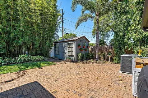 6468 27th Avenue N St Petersburg FL 33710