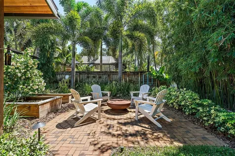 6468 27th Avenue N St Petersburg FL 33710