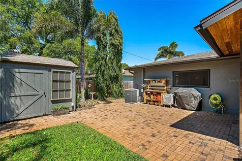 6468 27th Avenue N St Petersburg FL 33710