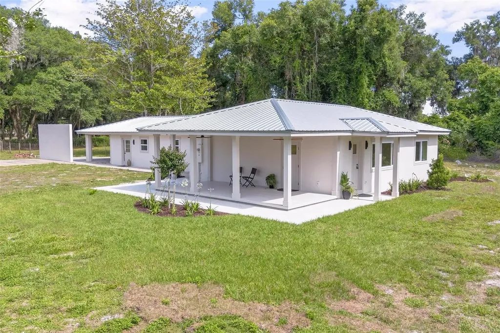131 Interlake Avenue Deland FL 32724
