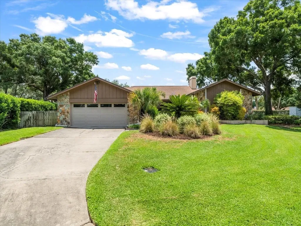13903 Lake Bluff Court Tampa FL 33624