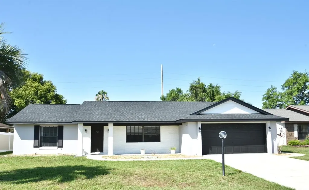 1374 Woodbine Avenue Deltona FL 32725