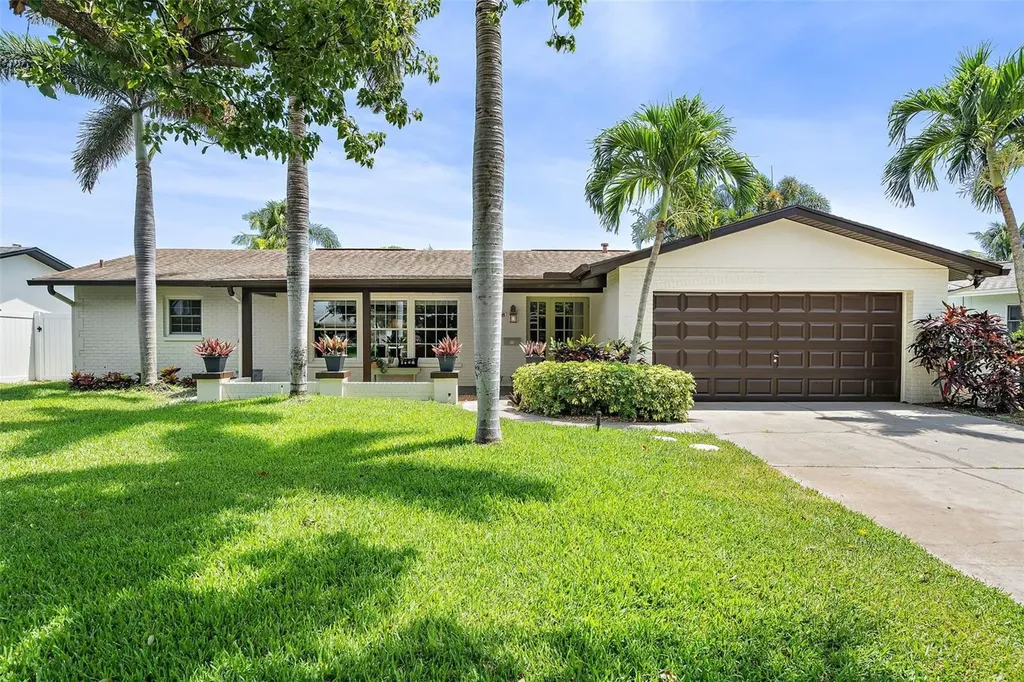 1468 54th Avenue NE St Petersburg FL 33703
