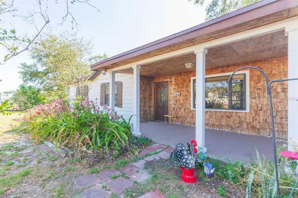 8514 N 46th Street Tampa FL 33617