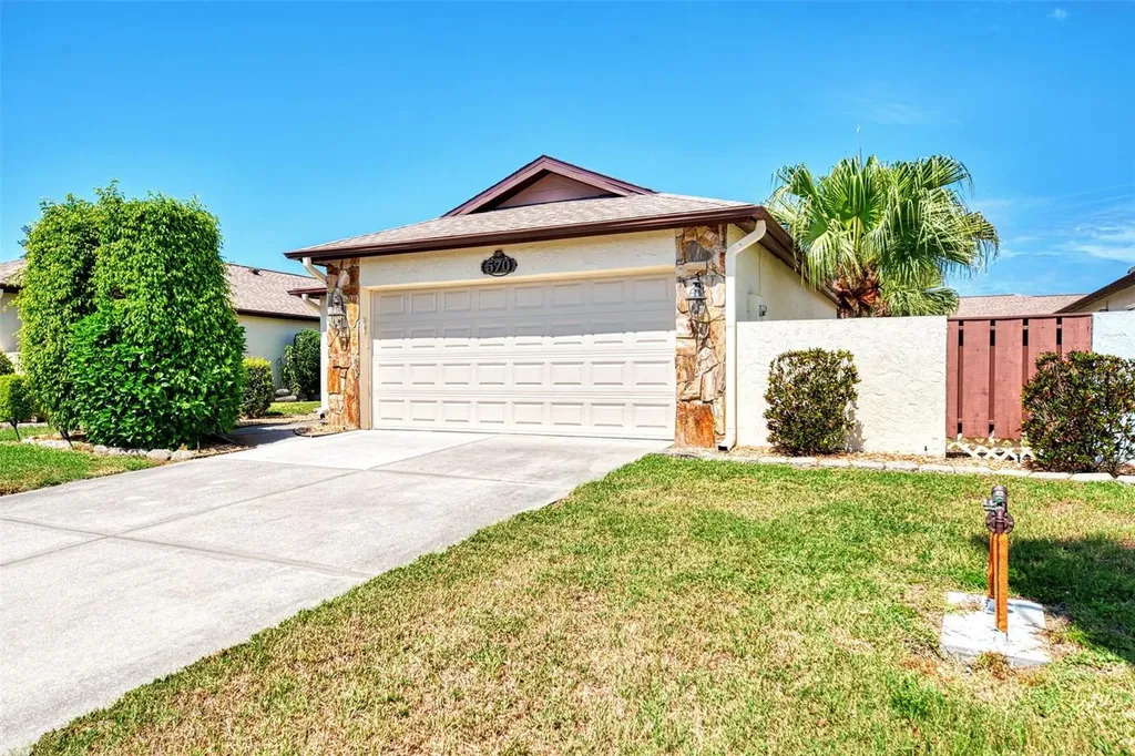 570 Foxwood Boulevard Englewood FL 34223