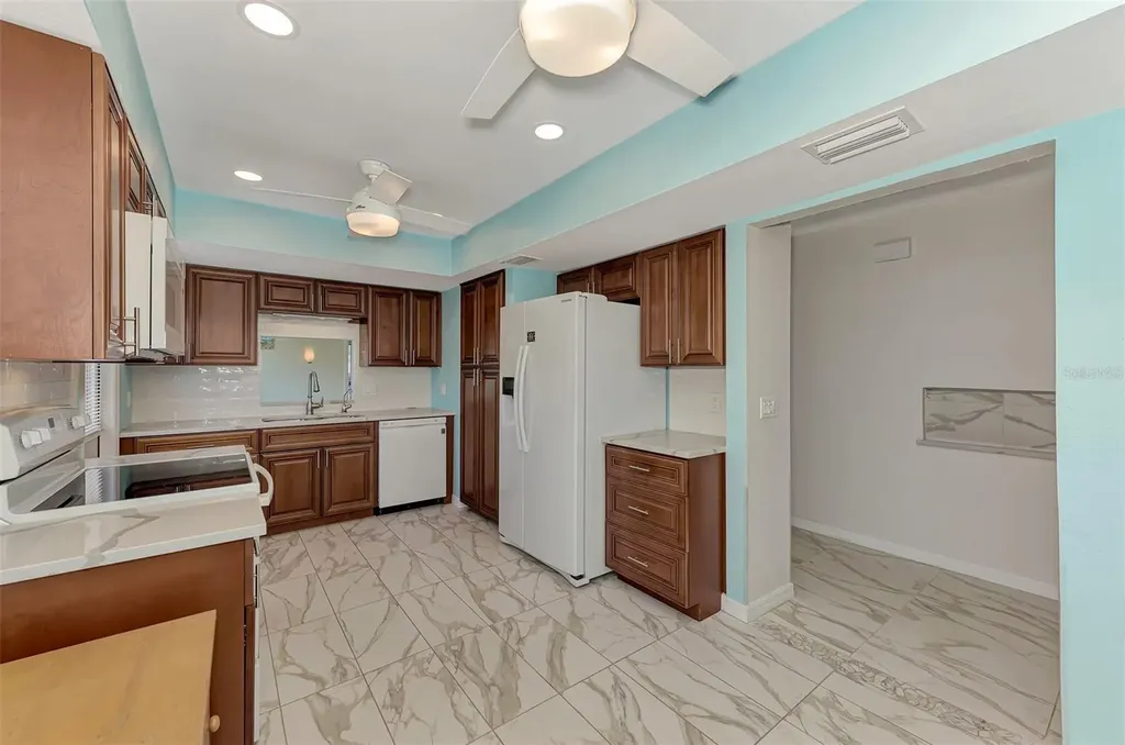 570 Foxwood Boulevard Englewood FL 34223