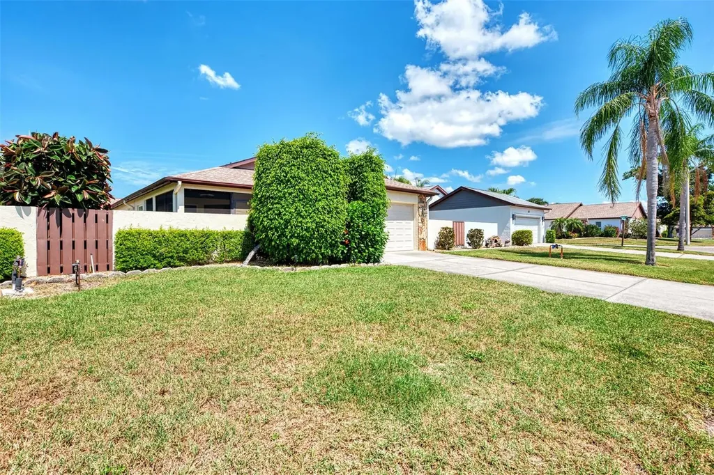 570 Foxwood Boulevard Englewood FL 34223