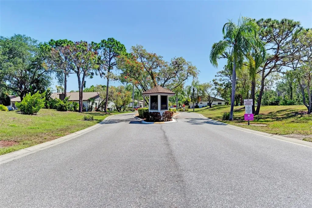 570 Foxwood Boulevard Englewood FL 34223