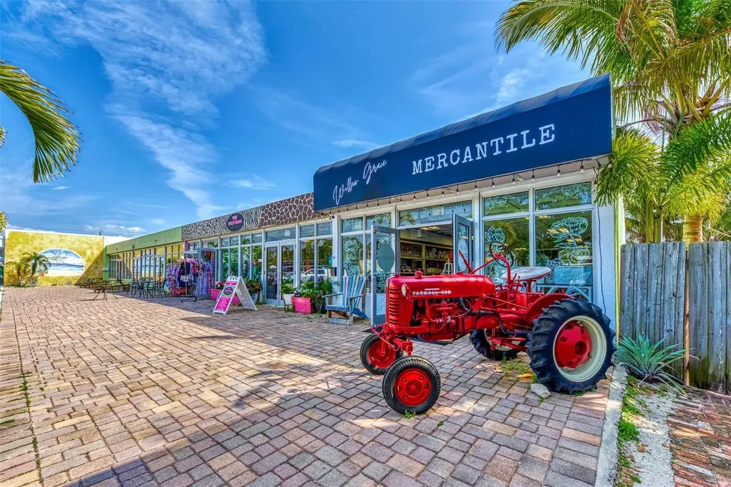 570 Foxwood Boulevard Englewood FL 34223