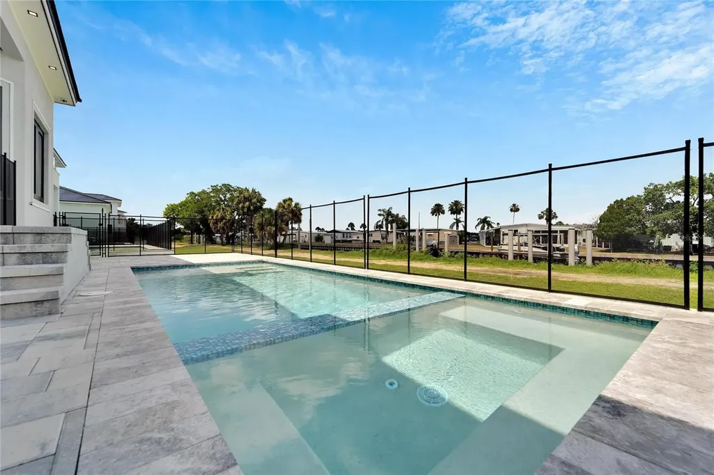 6540 Simone Shores Circle Apollo Beach FL 33572