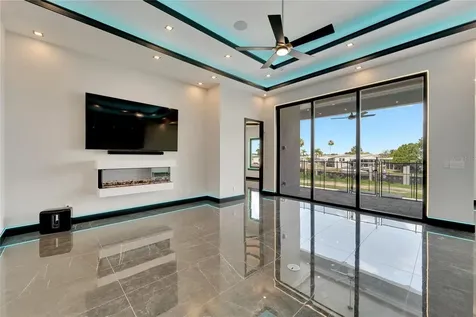 6540 Simone Shores Circle Apollo Beach FL 33572