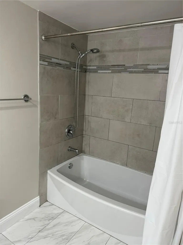 6003 Village Circle Orlando FL 32822
