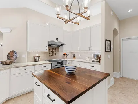 4910 Sabal Lake Circle Sarasota FL 34238