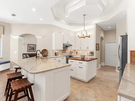 4910 Sabal Lake Circle Sarasota FL 34238