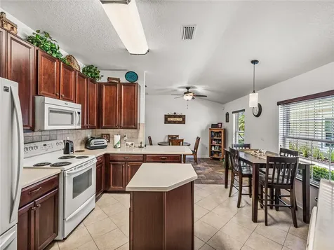 5840 Autumn Shire Drive Zephyrhills FL 33541
