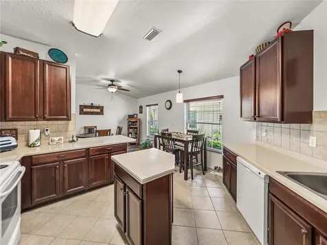 5840 Autumn Shire Drive Zephyrhills FL 33541