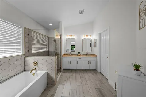 9976 Stockbridge Drive Tampa FL 33626