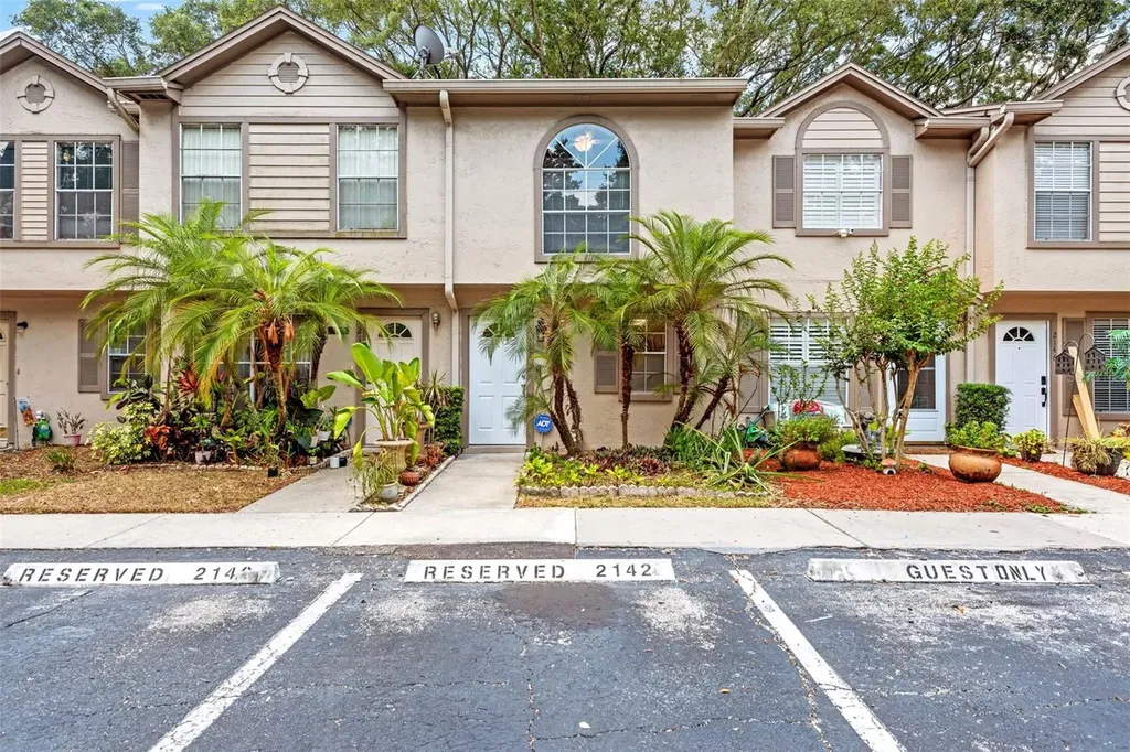 2142 Fletchers Point Circle Tampa FL 33613