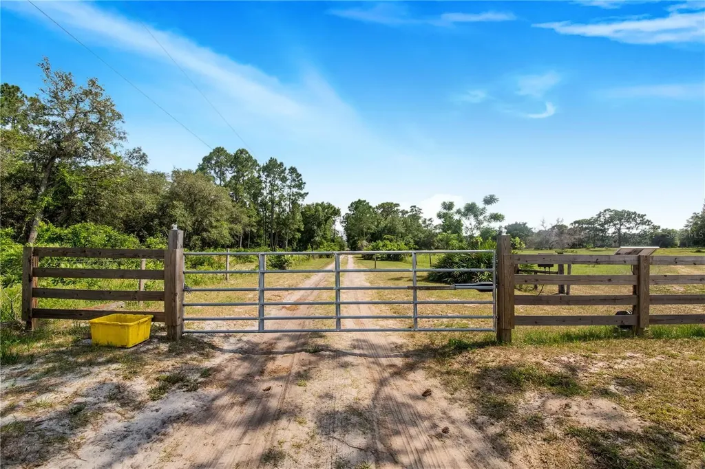12510 Lake Hatchineha Road Haines City FL 33844