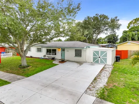 1820 70th Circle N St Petersburg FL 33702