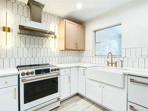 1820 70th Circle N St Petersburg FL 33702