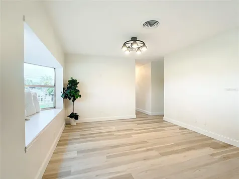 1820 70th Circle N St Petersburg FL 33702